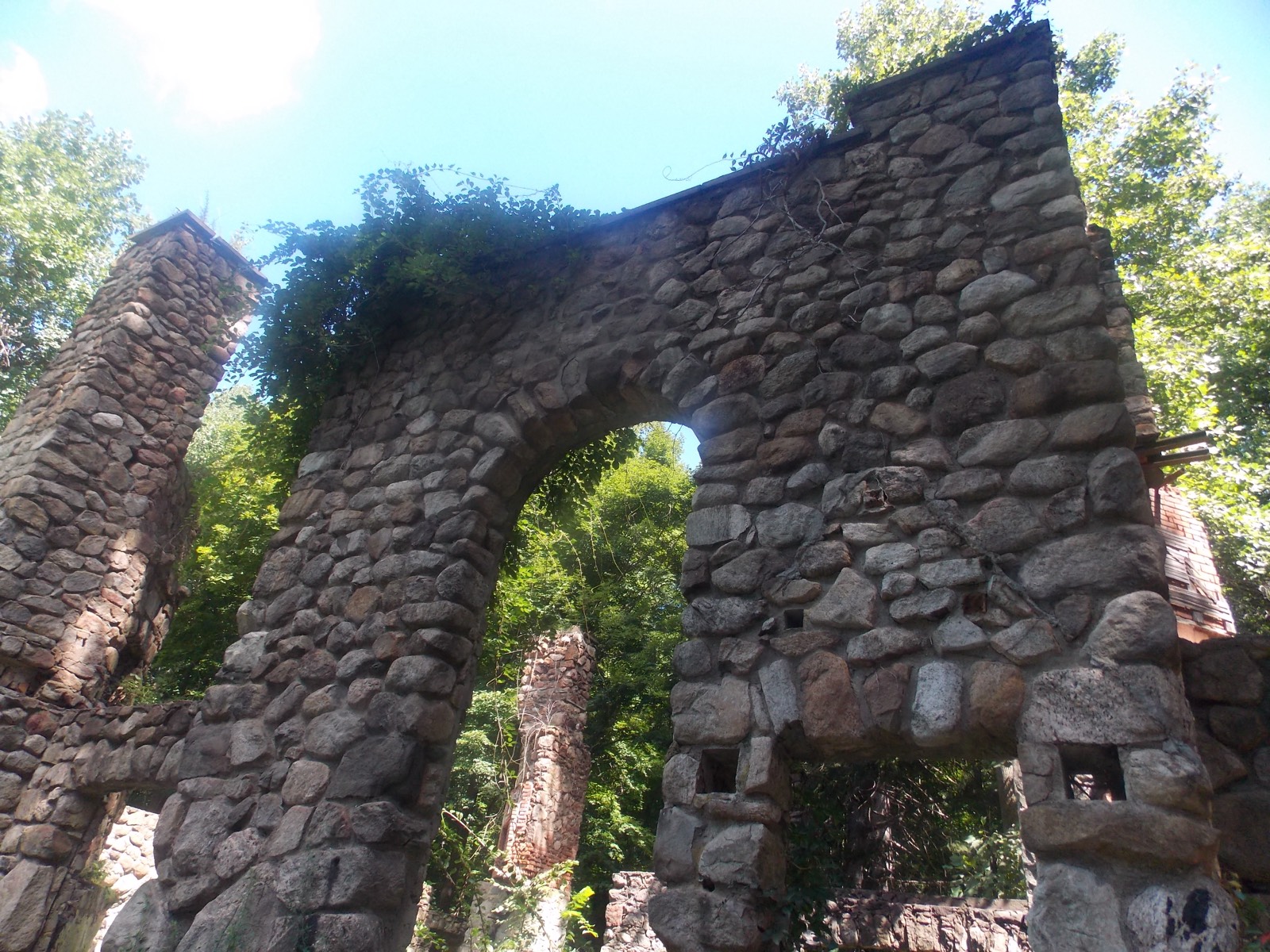 Ruins of the former Cornish Estate near Cold Spring